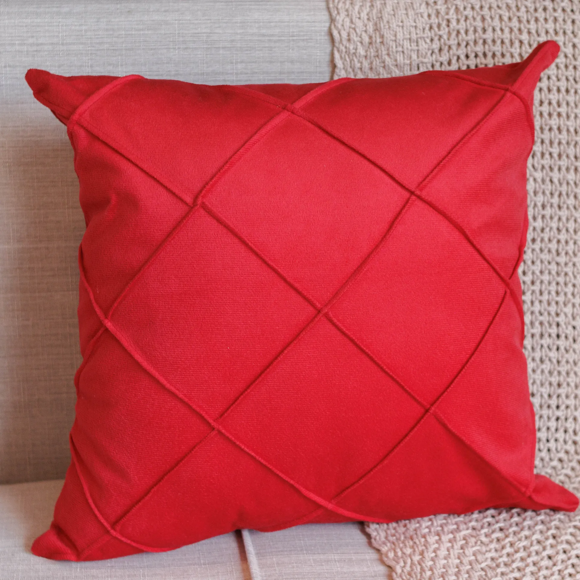 Capa Almofada Suede Drapeada Vermelha 45X45