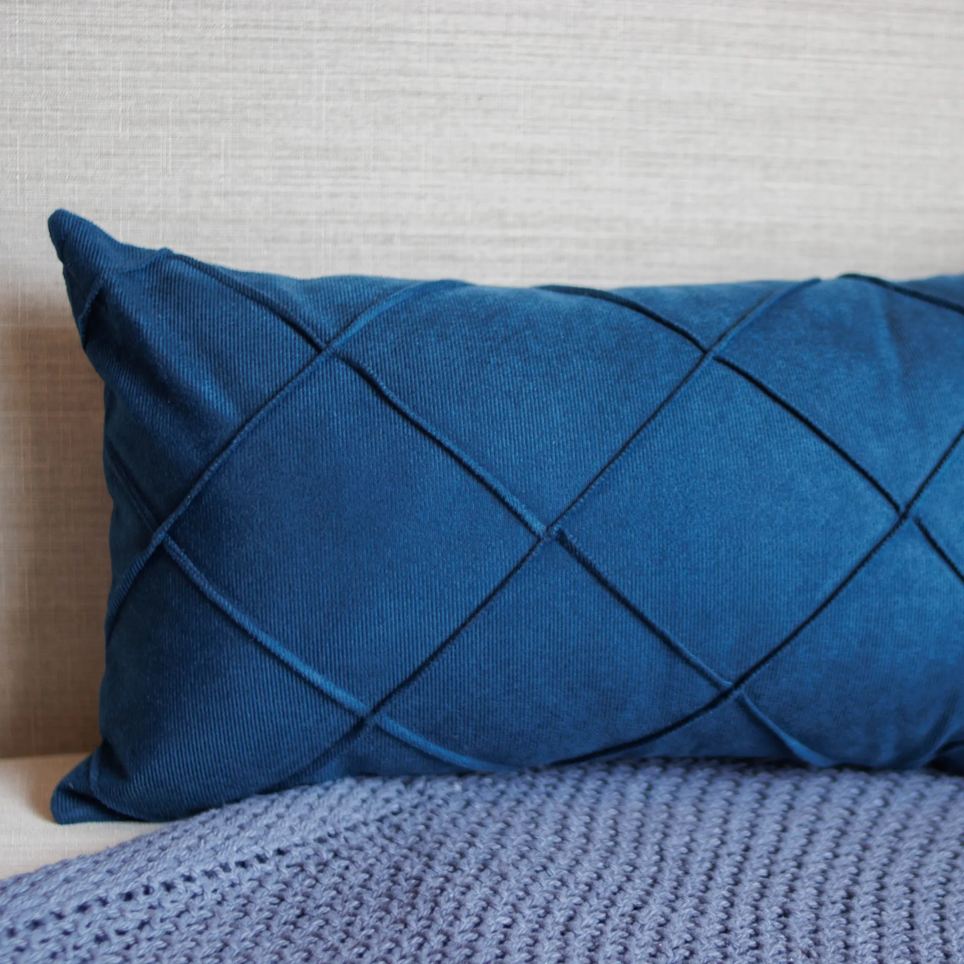 Capa Almofada Suede Drapeada Azul 45X45