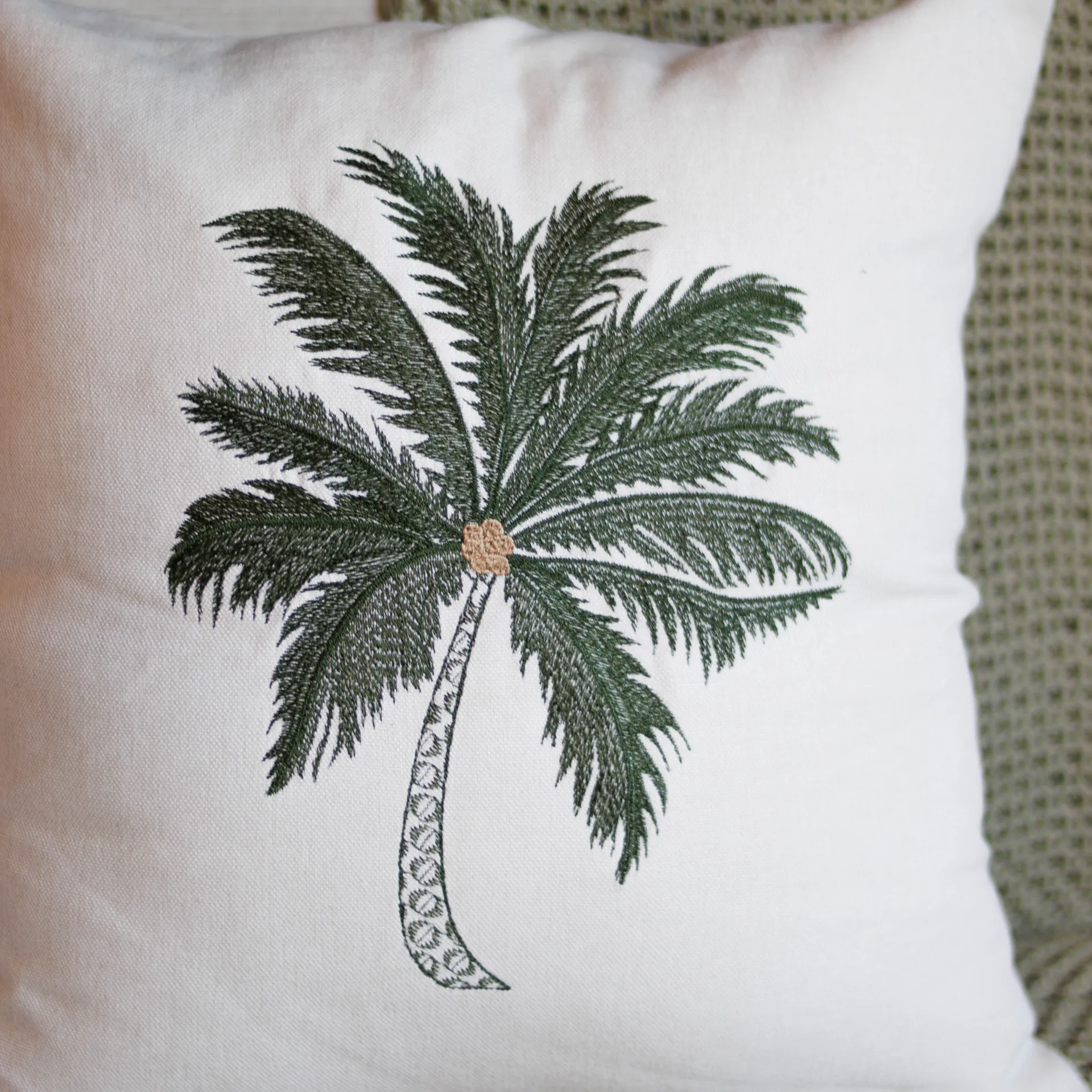 Capa Almofada Bordada Coqueiro Verde