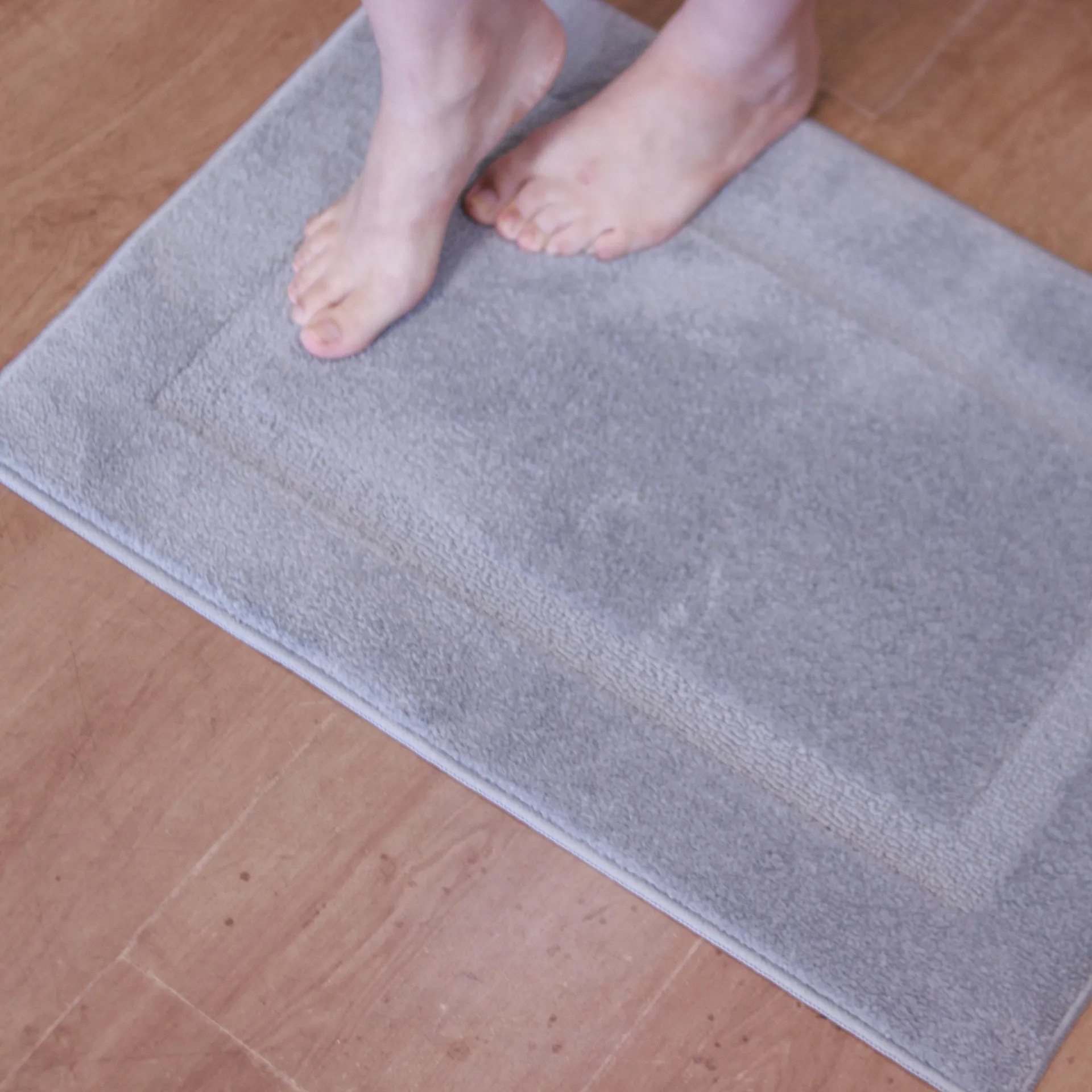 TAPETE ATHENAS 45CM X 1M - CINZA