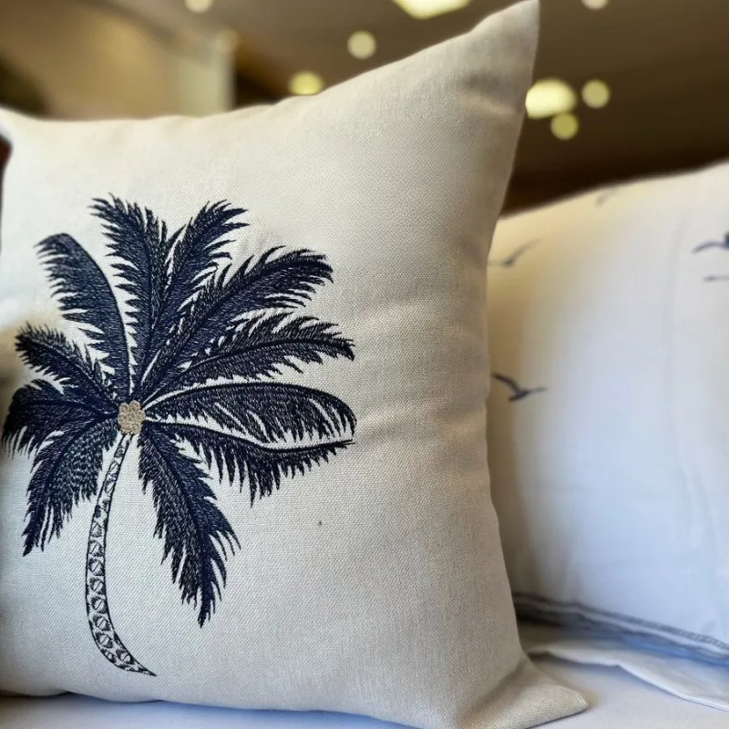 Capa Almofada Bordada Coqueiro Azul